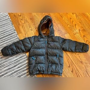 Patagonia puffy jacket size 4T in perfect condition!